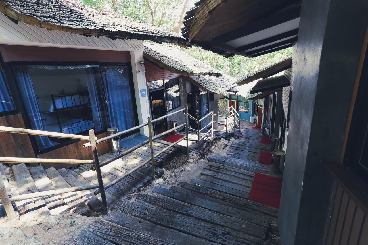 Paradise Beach Backpackers Hostel Patong Buitenkant foto