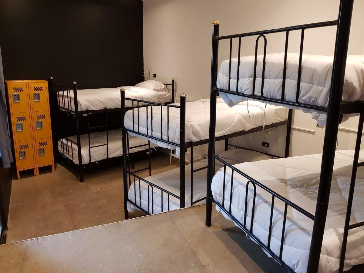 Paradise Beach Backpackers Hostel Patong Buitenkant foto