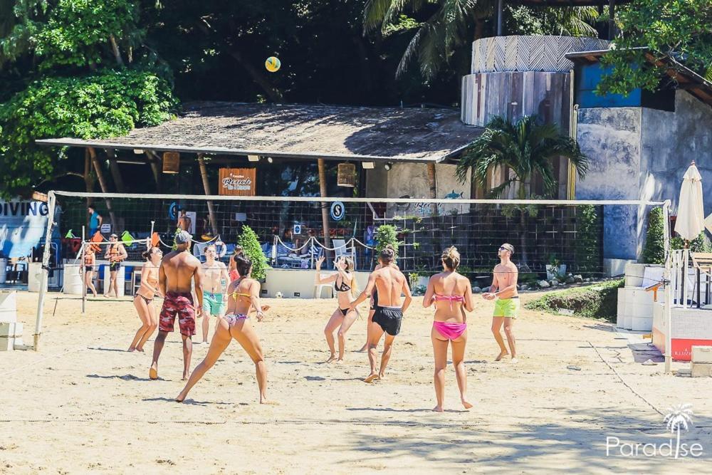 Paradise Beach Backpackers Hostel Patong Buitenkant foto